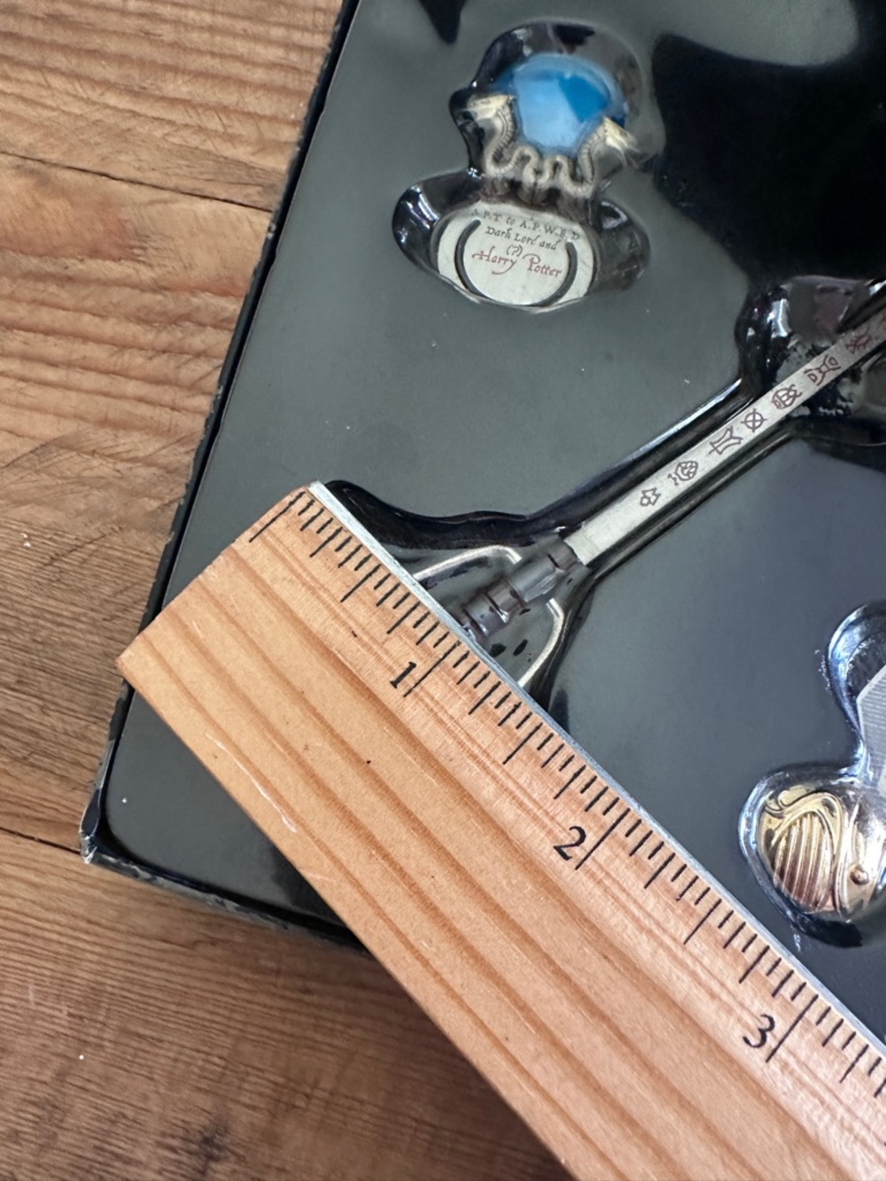 Harry Potter Order of the Phoenix Collectible Bookmark & Letter Opener Box Set - Picture 9 of 12